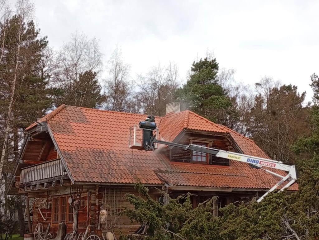 katuse pesu, tõstukiga